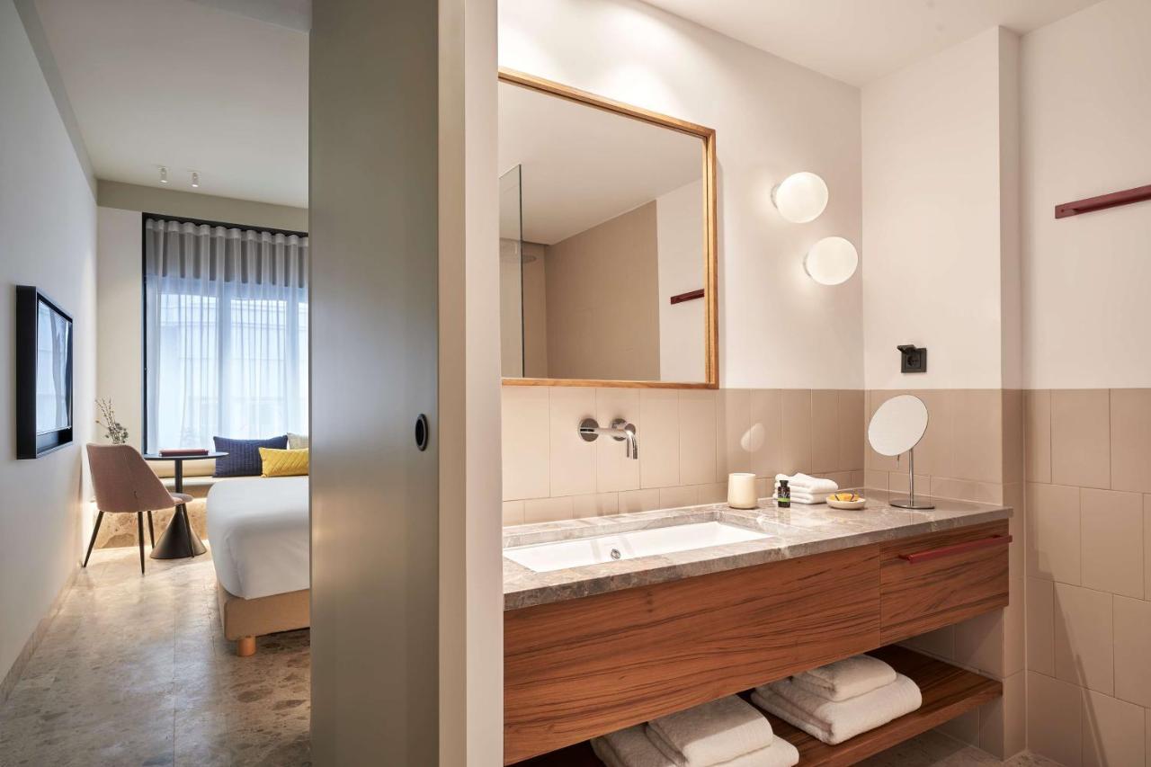 Signature Room