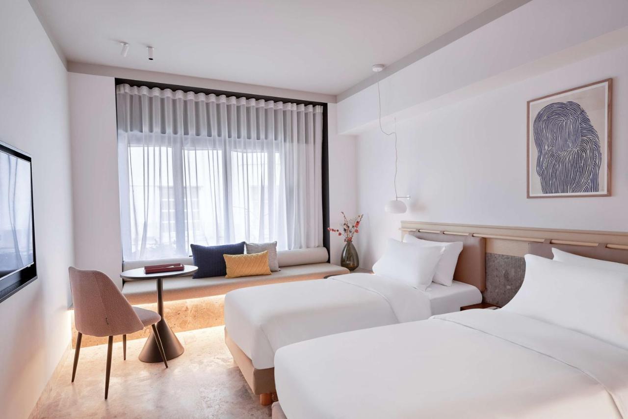 Signature Room